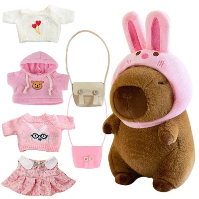 Productafbeelding van Pluche capibara, een zacht knuffeldier met kleding en accessoires, een interactief speelgoed voor kinderen