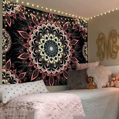 Productafbeelding van Ibenzoa® Mandala wandtapijt – Boho/hippie wanddecoratie met roze lotusmotief, 150 x 150 cm, fijn polyester, met handgemaakte randen, en een kleurechte print