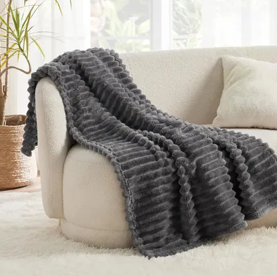 Produktbild von OKWISH Wohndecke Kuscheldecke Überwurfdecke Decke Sofa Sofaüberwurf Sofadecke Couch 200x230cm Flanell Couchdecke Flauschig Blanket Warm Dicke Weich