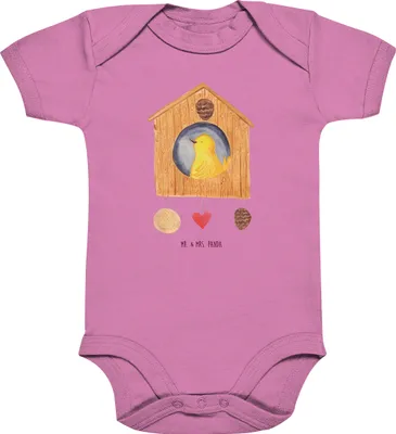 Produktbild von Mr. & Mrs. Panda Strampler Baby Vogel Haus 3. - 6. Monat - Bubble Gum Pink - Geschenk, Zuhause, Babybody, Babystrampler, babykleidung body, Familie, Lustige Sprüche
