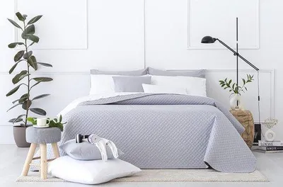 Produktbild von Unyqoos® Bettdecke mit Piqué‑Muster – 100% extraweiche Mikrofaser, Ganzjahresdecke 180 x 260 cm, für Bett 80/90, hellgrau