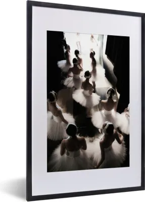 Produktbild von MuchoWow® Gerahmtes Poster Ballett - Ballerina - Tanz 40x60 cm - Poster mit Schwarzem Bilderrahmen Wandposter Rahmen Foto Bilder - Poster in Rahmen