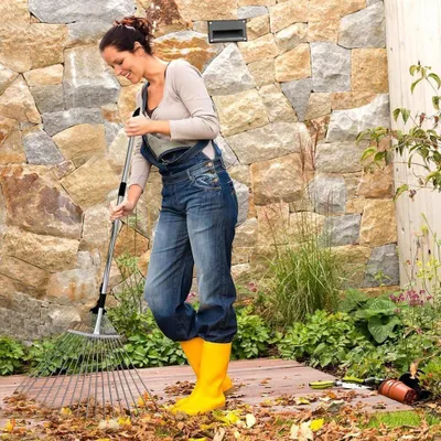 Produktbild von Metall-Rechen mit Handschuh für Garten und Rasenpflege