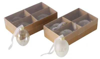 Imagen del producto de Juego de cuatro vasos con diseño dorado