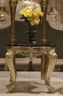 Produktbild von Casa Padrino Luxus Barock Beistelltisch Dunkelbraun / Gold - Prunkvoller handgefertigter Tisch im Barockstil - Barock Wohnzimmer Möbel