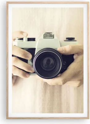 Produktbild von Gerahmtes Poster - Rahmen in heller Eiche - Die Kamera Retro Fotografie - 70x100 cm - Wand Bild - Wanddeko - Wandbilder - Kunstposter - Wandposter - Bilderrahmen - Bilder - P2NPA70x100-4930