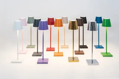 Immagine prodotto di Lampada a led da tavolo Poldina Pro Micro Verde Mela ricaricabile e dimmerabile con batteria fino a 12 ore