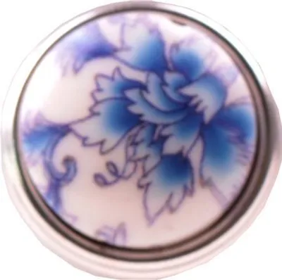 Produktbild von Chunk Beads in weiß mit blau weißer Blüte