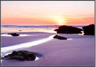 Produktbild von Wallario Wandbild Sonnenuntergang am einsamen Strand, Größe: 70,30 x 100,30 cm, Poster mit schwarzem Aluminiumrahmen