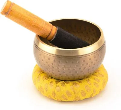 Image de Petit bol de méditation en métal de 12 cm avec gravure et accessoires
