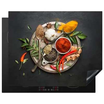 Produktbild von KitchenYeah© Herdabdeckplatte Gewürze - Teller - Pfeffer - Schwarz - Löffel - Silber , 65x52cm, Küche Deko, Glaskeramikkochfeld Herdabdeckung, Abdeckplatte fùr Kochfeld