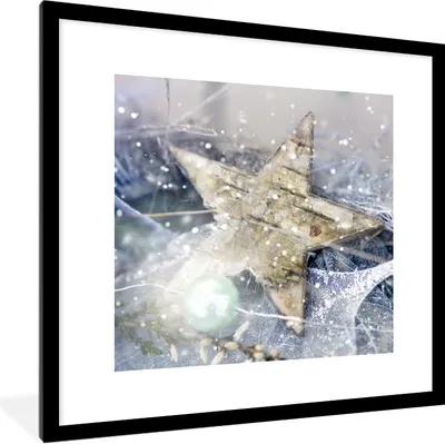 Produktbild von MuchoWow® Gerahmtes Poster Ein Weihnachtsstern mit schwarzem Eis 40x40 cm - Poster mit Schwarzem Bilderrahmen Wandposter Rahmen Foto Bilder - Poster - Plakat im Rahmen