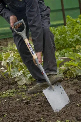 Produktbild von Famanu Gartenschep Kohlenstoffstahlkopf - Schwarz und Braun