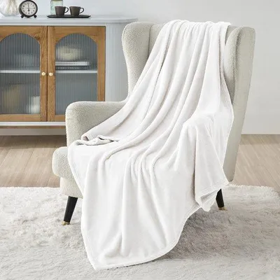 Produktbild von Unyqoos® Flanell-Fleece-Decke – weiche, warme Mikrofaser-Decke, leicht & kuschelig, maschinenwaschbar 30–60 °C, ideal für Sofa, Kinderzimmer & Haustier