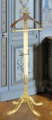 Produktbild von Casa Padrino Luxus Barock Dressboy Weiß / Gold / Silber / Braun 40 x 40 x H. 133 cm - Edler Messing Kleiderständer - Barock Hotel Garderoben Möbel