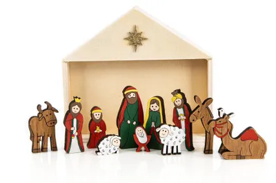 Produktbild von Weihnachtskrippe Heilige Familie im Stall 12-teilig aus Holz