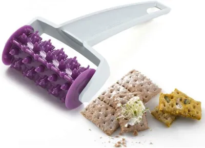 Produktbild von Betty Bossi Cracker Schneiderolle | Cracker & Knäckebrot Teigroller | 17 x 9 x 4 cm