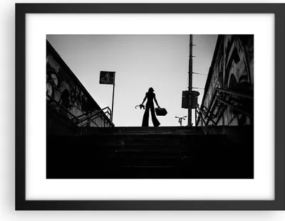 Produktbild von Gerahmtes Poster - Schwarzer Rahmen - Schatten Fotografie Treppen - 40x30 cm - Wand Bild - Wanddeko - Wandbilder - Kunstposter - Wandposter - Bilderrahmen - Bilder - Kunstdruck - P2BAA40x30-4365