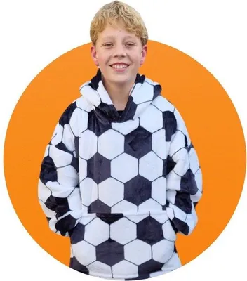 Produktbild von Unyqoos® Kinder Fleece-Hoodie-Decke Fußball – Oversized Poncho mit Ärmeln & Kapuze, Sherpa-Innenfutter cremeweiß, One-Size 134–164 (8–14 J.)