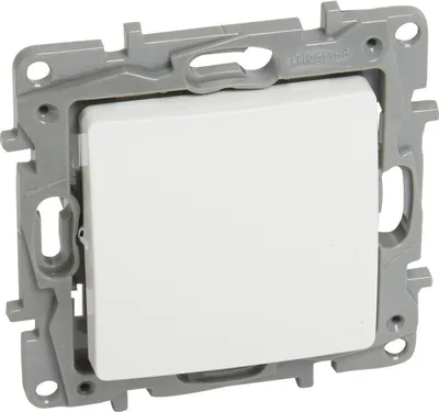 Obrázok produktu pre Legrand Niloe jednoduché tlačidlo 6A IP20 biele (764507)