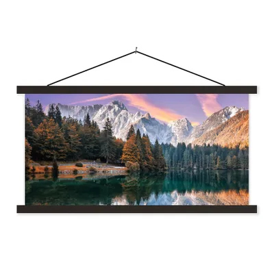 Produktbild von MuchoWow® Textilposter Berg - Wald - Wasser - Himmel - Rosa - Lila 120x60 cm mit schwarzem Rahmen - Dekoration Schlafzimmer