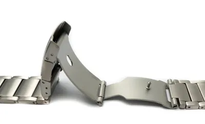 Produktbild von SYSTEM-S Armband 22 mm aus Titan mit Faltschließe für Smartwatch in Grau