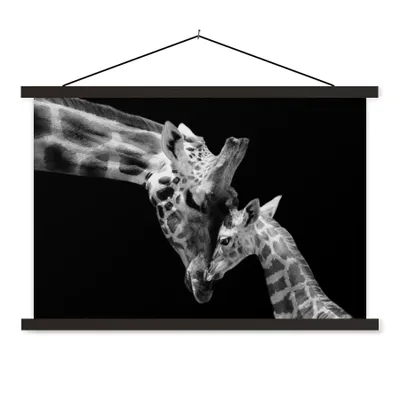 Produktbild von MuchoWow® Textilposter Giraffe - Wildtiere - Porträt - Schwarz-Weiß 120x80 cm mit schwarzem Rahmen - Wanddeko