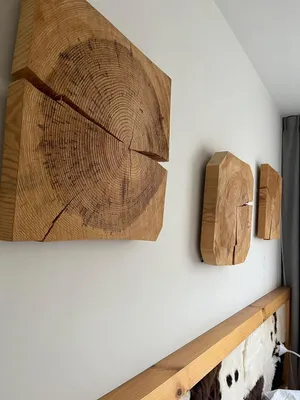 Productafbeelding van Wanddecoratie van massief eikenhout, 10x10x5 cm, in rustieke stijl. Houten afbeeldingen, houten decoraties, natuurlijke ornamenten