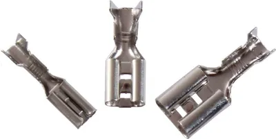 Three uninsulated flat spade connectors are arranged on a white background.