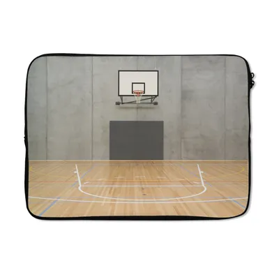 Produktbild von MuchoWow® Laptop Hülle 14 ZollEin leerer Basketballplatz in einer Halle Laptoptasche - Laptoptasche - Stoßsicher - Schutzhaube