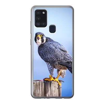 Produktbild von MuchoWow® Handyhülle Schutzhülle Hülle für Samsung Galaxy A21s Nahaufnahme eines Raubvogels auf einer dicken Holzstange Silikon Softcase Handy Hülle - Hartschale