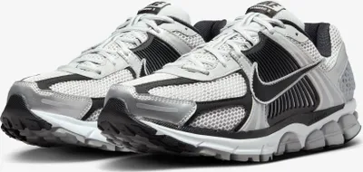 Produktbild von Nike Zoom Vomero 5 Metallic Silver Black - EU 36.5