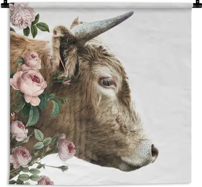 Produktbild von MuchoWow® Wandteppich Wandbehang Schottischer Highlander - Schottische Kuh - Blumen 150x150 cm Tapisserie Dekoration Wandtuch - Wohnaccessoires - Modernes