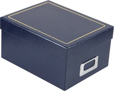 Produktbild von Tradition Photo Box für 700 Fotos in 10x15 cm – Fotobox mit edler Prägung - Farbe: Blau