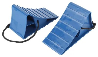Produktbild von Rutschfeste Radkeile – Tragbare Radkeile – Parkhilfsmittel – 2 Stück – Material: PP – 10,5 x 9,5 x 20 cm – Radkeile