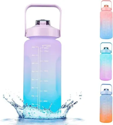 Produktbild von Famanu Sport-Trinkflasche 2 Liter mit Zeitmarkierungen und Strohhalm - Auslaufsichere Wasserflasche für Sport und Outdoor