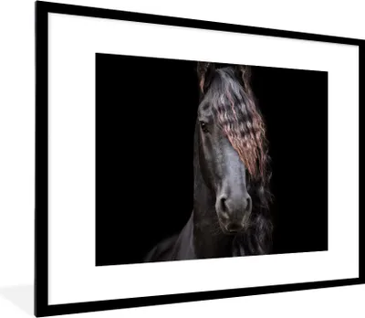 Produktbild von MuchoWow® Gerahmtes Poster Pferde - Friesisch - Mähne - Schwarz - Tiere 80x60 cm - Poster mit Schwarzem Bilderrahmen Wandposter Rahmen Foto Bilder - Schlafzimmer-Dekorationen - Fotoposter