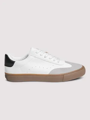 Imagen del producto de OMBRE, zapatos deportivos con cordones, estilo clásico, modelo OM-FOTL-0190, color blanco, talla 44