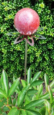 Produktbild von Blütenzauber Paris Rosenkugel 10 cm Edelstahl rot gesprenkelt Gartenstecker Deko mit Stab 80 cm