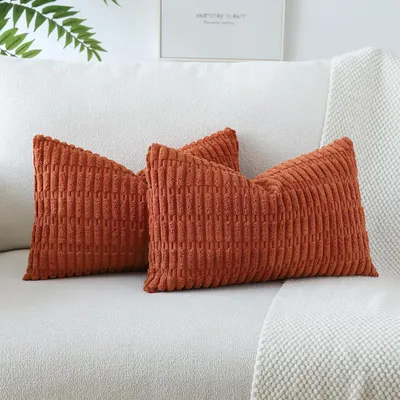 Produktbild von Set aus 2 Samtkissenbezügen, moderne Kissenbezüge, dekorative Sofakissen, Zierkissenbezug für Wohnzimmer, Sofa, Schlafzimmer, Karamellfarbe