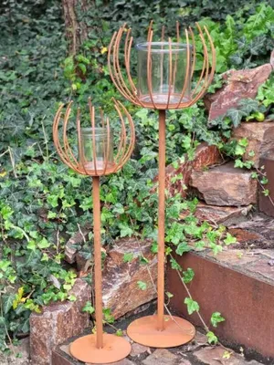 Produktbild von Edelrost Windlicht mit Drahtstäben auf Fuss Edelrost Windlicht mit Drahtstäben auf Fuss - h = 70 cm