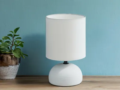 Produktbild von Kleine LED Tischleuchte mit rundem Stofflampenschirm & Keramik in Weiß Ø14cm