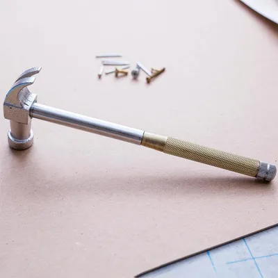Produktbild von Kikkerland CD111 Praktischer Hammer