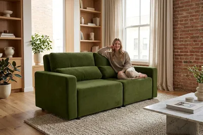 Produktbild von Schlafsofa KOMO Monolit – mit Schlaffunktion, Webstoff in Hellgrün, Family Meble, KI-generiertes Bild