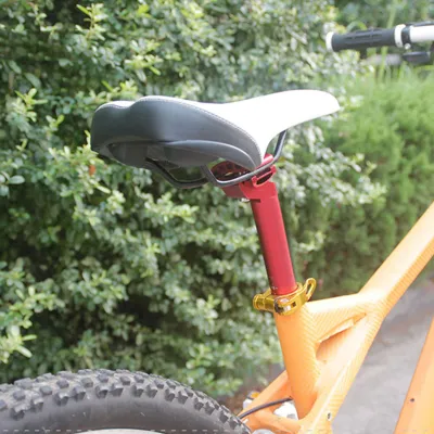 Zdjęcie produktu dla 25,4 × 300 mm, szokoodporna sztyca do rowerów górskich i szosowych (czerwona)