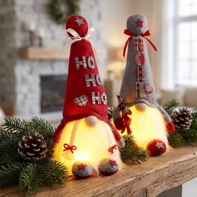 Imagen del producto de Dos gnomos navideños de felpa, con luces, para decorar la mesa en Navidad