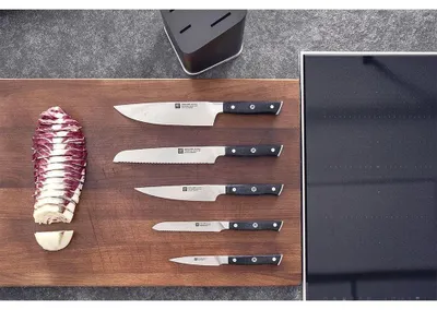 Produktbild von ZWILLING Universal Knife with Serrations 13 cm