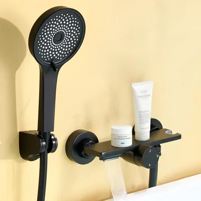 Produktbild von Auralum Badewannen-Duscharmatur, Wandmontierte Badewannen-Mischbatterie mit 5-stufiger Handbrause, Schlauch und Wandhalterung, Schwarz, Messingkorpus