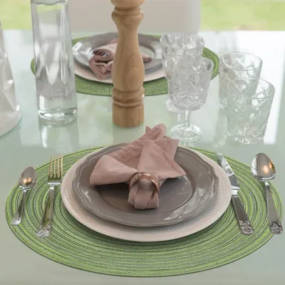 Imagen del producto de Juego de 6 individuales y posavasos redondos, color verde, antideslizantes, resistentes al calor, lavables, ideales para la cocina y el jardín