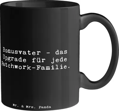 Produktbild von Mr. & Mrs. Panda Tasse Spruch Bonusvater Upgrade - Schwarz - Geschenk, Weihnachten, Trinkbecher, Liebe, Familienmitglieder, Kaffeetasse, Geburtstage, Familienbeziehungen